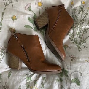 Brown leather Fall booties